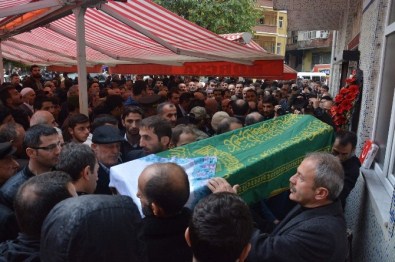 Borçka'daki Heyelanda Hayatını Kaybedenler Toprağa Verildi