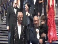 FİLM GALASI - Cem Yılmaz 'Ali Baba ve 7 Cüceler'in galasına oğluyla katıldı