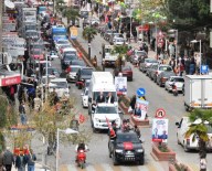 ASKER UĞURLAMASI - Ödemiş'te Konvoy Araçları Trafiği Aksatıyor