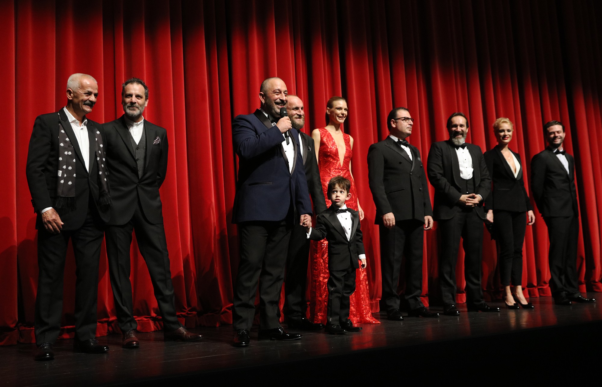 Galaya 'Küçük Cem Yılmaz' damga vurdu