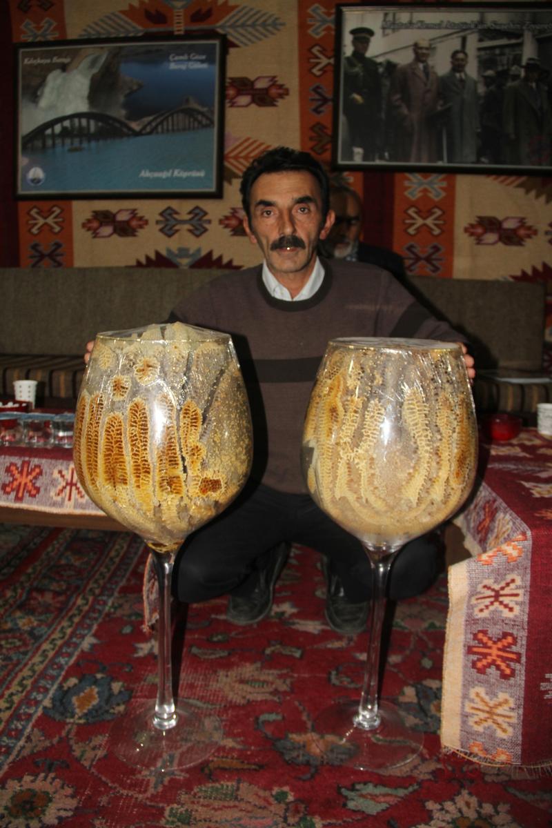 Cam kavanozlarda üretilen bal ilgi çekiyor
