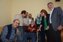 AK Parti'den 55 Engelliye Tekerlekli Sandalye