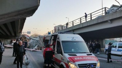 Başkent'te Köprüden Uçan Tır, Otomobilin Üzerine Düştü