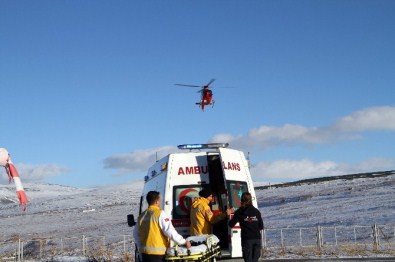 Köyde Mahsur Kalan Hastanın İmdadına Hava Ambulansı Yetişti