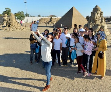 Kum Heykel Festivalinin Özel Konukları