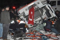 Lastiği Patlayan Taş Yüklü Tır Devrildi