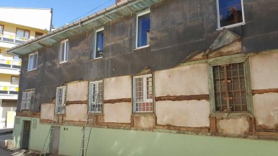 Tarihi Çolak Mescit Camisi'de Tadilat Çalışması