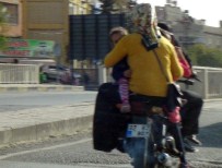 5 kişilik ailenin motor üzerinde tehlikeli yolculuğu