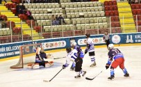 BUZ HOKEYİ TAKIMI - Erzurum Büyükşehir'in Buz Hokeycileri, Ankara Büyükşehir'i 5-1 Yendi