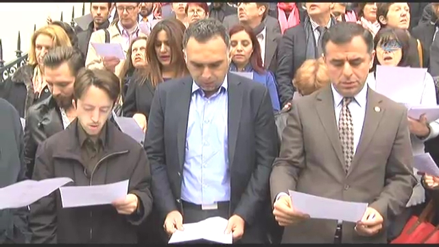 CHP'liler Paris saldırısını protesto etti