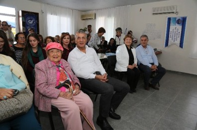 Başkan Tarhan; 'Gençleri Aydınlatmalıyız'