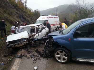 Çatalpınar'da Trafik Kazası Açıklaması 3 Yaralı