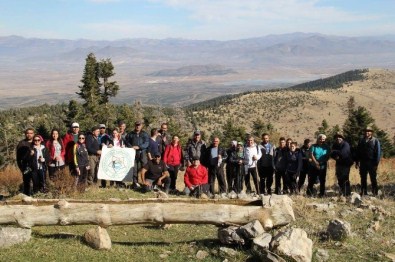 Doğaseverlerden Cennet Dağı'na Doğa Yürüyüşü