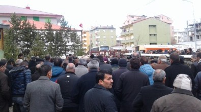 Naif Alibeyoğlu'nun Annesi Toprağa Verildi