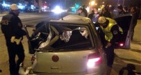 Otomobil Park Halindeki Tır'a Çarptı Açıklaması 2'Si Ağır 4 Yaralı