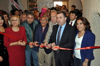 Uçhisar Kalesinde Kapadokya Fotoğraf Sergisi Açıldı