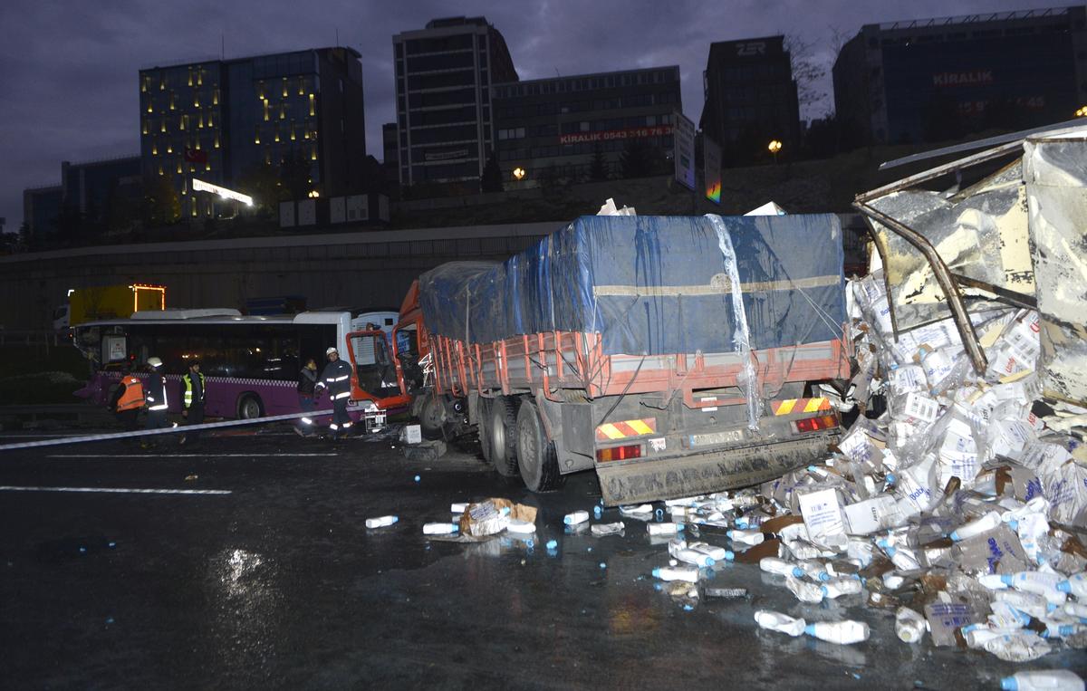 TEM Otoyolu'nda zincirleme trafik kazası