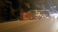 SEBZE YÜKLÜ KAMYON - Antalya'da Trafik Kazası Açıklaması 2 Polis Yaralı