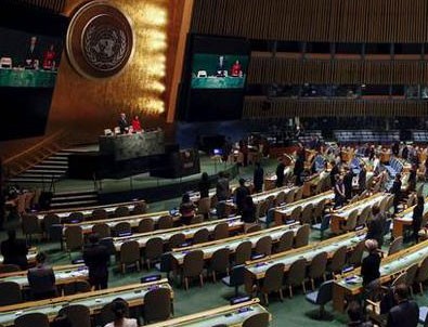 BM'de Paris ve Ankara için saygı duruşu