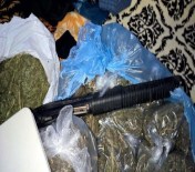 İzmir'de 15 Kilo Esrar Ele Geçirildi