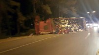 SEBZE YÜKLÜ KAMYON - 'Kaza Üzerlerine Geldi' 2 Polis Yaralı