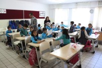 DİŞ FIRÇALAMA - Maltepe'de Öğrencilere Diş Taraması Yapıldı