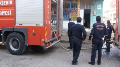 Şanlıurfa'da Tüpçü Dükkanın Bulunduğu Binadaki Yangın Korkuttu