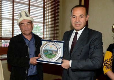 Sözlü Açıklaması 'Hepimiz Uluğ Türkistan'ın Parçasıyız'