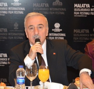 Vali Kamçı, Film Festivalini Değerlendirdi