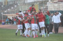 YALOVASPOR - Yalova Derbisinde Gülen Yok