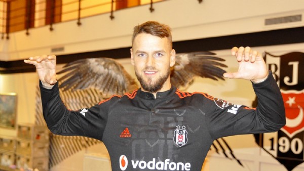 Beşiktaş'ta transfer çalışmaları tartışma yarattı