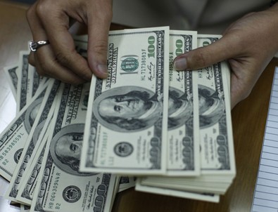 Dolar 2,85'in altını gördü