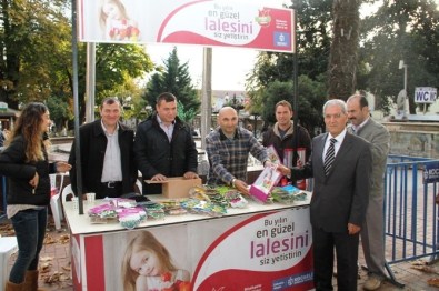 Kocaeli'yi Renklendirecek 15 Bin Lalenin Satışı Başladı