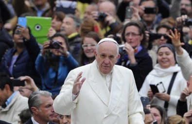Paris Saldırıları Vatikan'da Halka Açık Genel Oturuma Katılımı Etkiledi