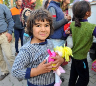 Suriyeli Çocukların Oyuncak Mutluluğu
