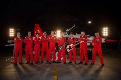 Türk Yıldızları Bu Sefer Yerde Sürprize Hazırlanıyor
