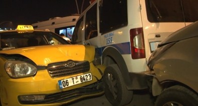 Yunanistan Başbakanı Chipras İçin Güzergah Alan Polis Memuruna Taksi Çarptı