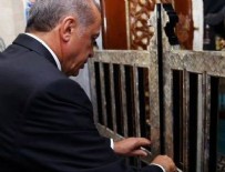 TÜRBE ZİYARETİ - Cumhurbaşkanı Erdoğan'dan Eyüp Sultan'da şükür namazı