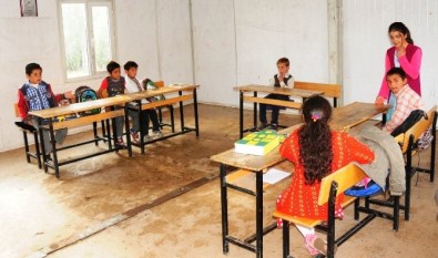 Türkiye'den Köy Okuluna Yardım