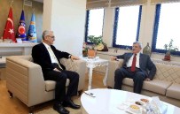 LASTİK İŞÇİLERİ - Başkan Karaosmanoğlu Petrol-İş'i Ziyaret Etti