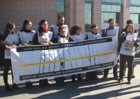 TÜRKIYE İNSAN HAKLARı VAKFı - 'Çocuk Cezaevleri Kapatılsın Girişimi'Nden Adliye Önünde Açıklama
