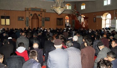 Cuma Hutbelerinde Teröre Dikkat Çekildi