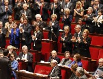Fransa'da olağanüstü hal yasa tasarısı kabul edildi