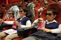 ÇOCUK HAKLARı GÜNÜ - Minik Kalpler Beyaz Perdeyle Tanıştı