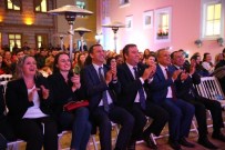 BEHZAT UYGUR - Nejat Uygur Buca'da Kahkahalarla Anıldı