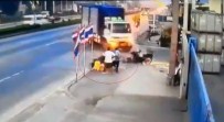 TIR KAZASI - Ölüm Teğet Geçti