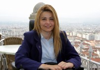 BENNUR KARABURUN - Seyyar Satıcılıktan Vekilliğe