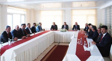 Vali Deniz, İl Genel Meclis Üyeleriyle Toplantıda Bir Araya Geldi