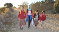 KARACAÖREN - Yaylada Yaşayan Öğrencilerin Zorlu Okul Yolculuğu