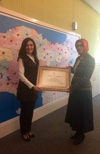 AK Partili Kumbaracı'ya '1 Kasım' Plaketi